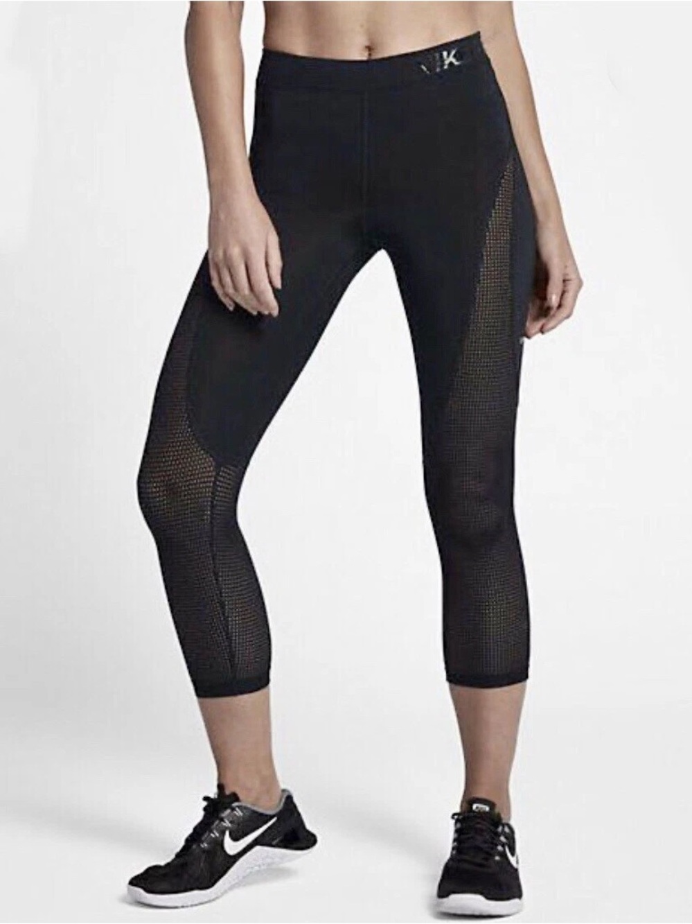Nike Pro Hypercool Leggings in Classic Black